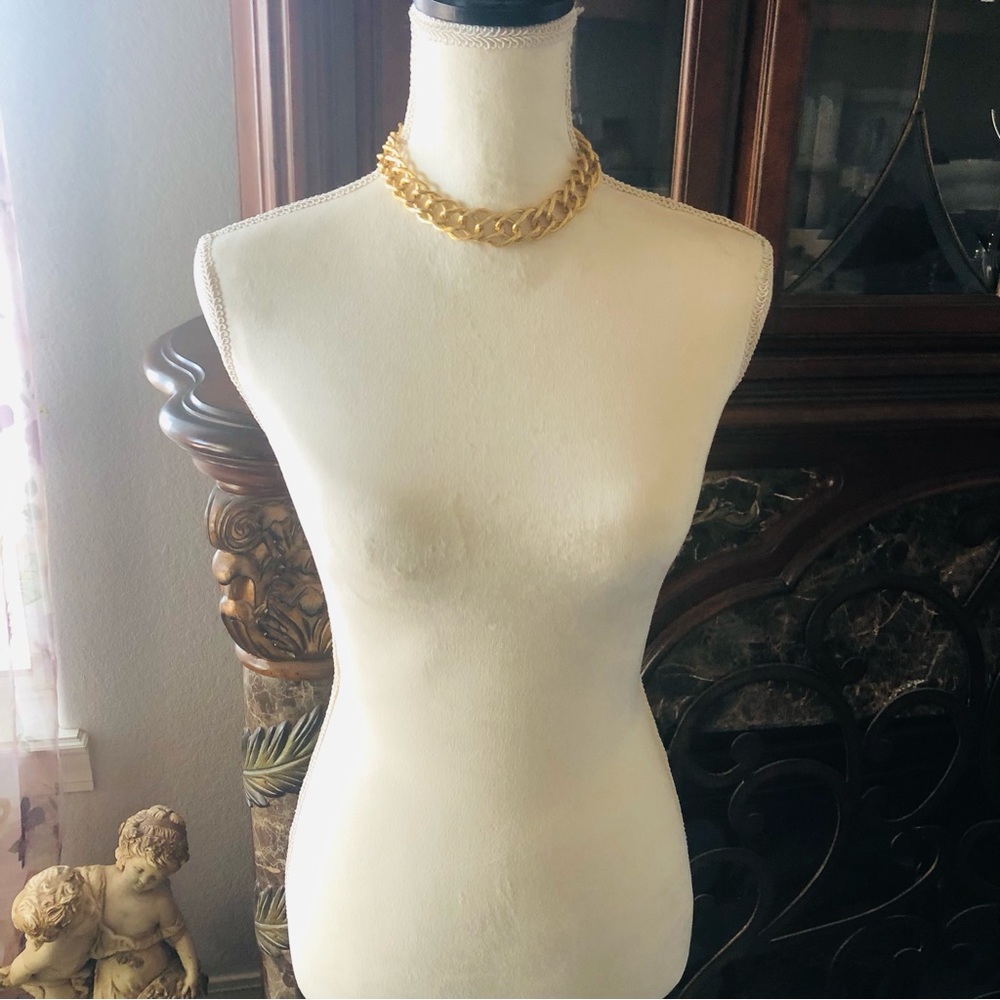 Vintage Avon gold plated chain link toggle clasp choker necklace - Picture 6 of 10